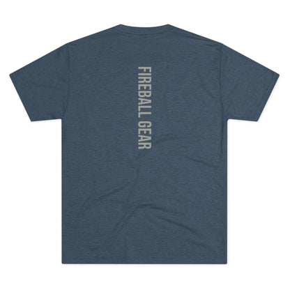 Fireball Gear - Camiseta unisex de mezcla triple gris y blanca con llamas y engranajes centrados